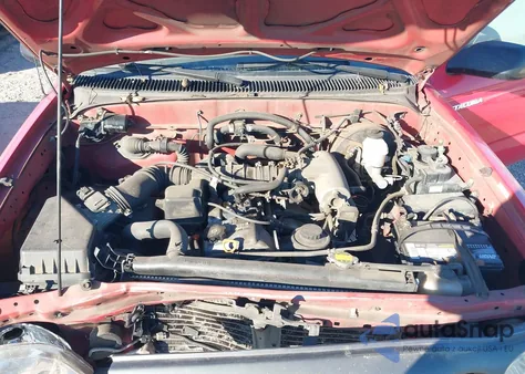 2001 Toyota Tacoma z USA, uszkodzony, nr VIN 5TENL42NX1Z815403